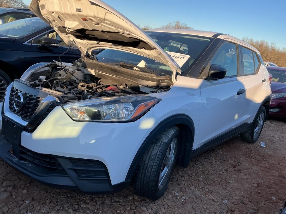 KICKS 2020 Glove Box 4912805