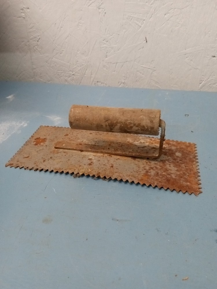 Unbranded Tile Trowel (LL)