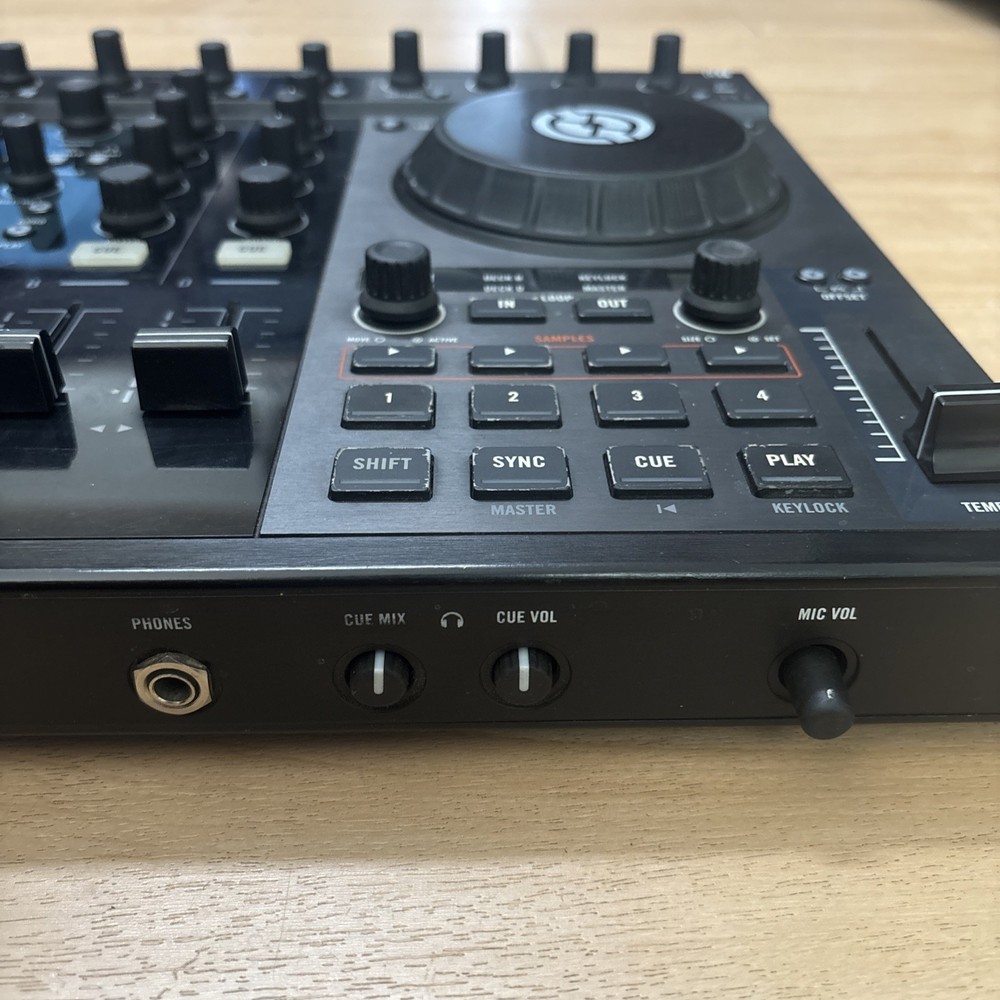 Traktor Kontrol S4 MK2 DJ Controller