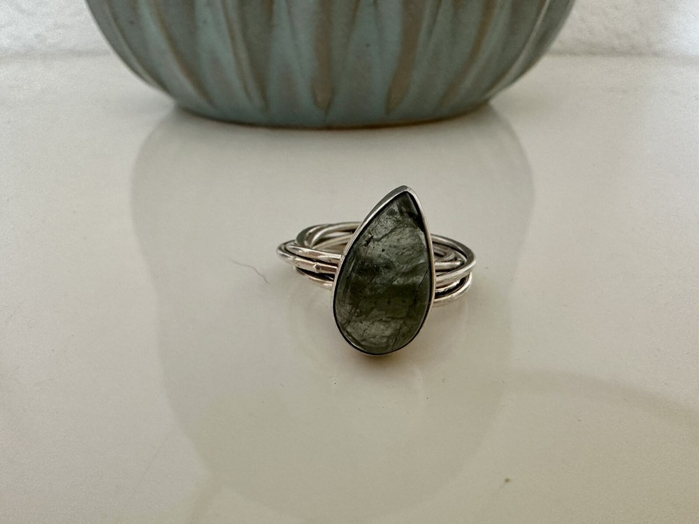 925 Sterling Silver & Stone Ring (Size 7.5)