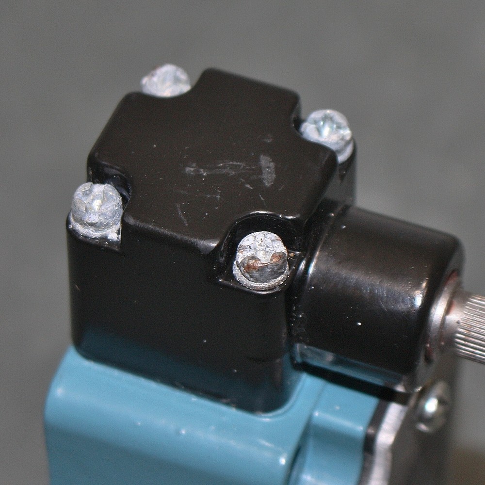 PARTIAL - Honeywell Micro Switch Rotary Limit Switch ILS3, 10A @ 480V AC