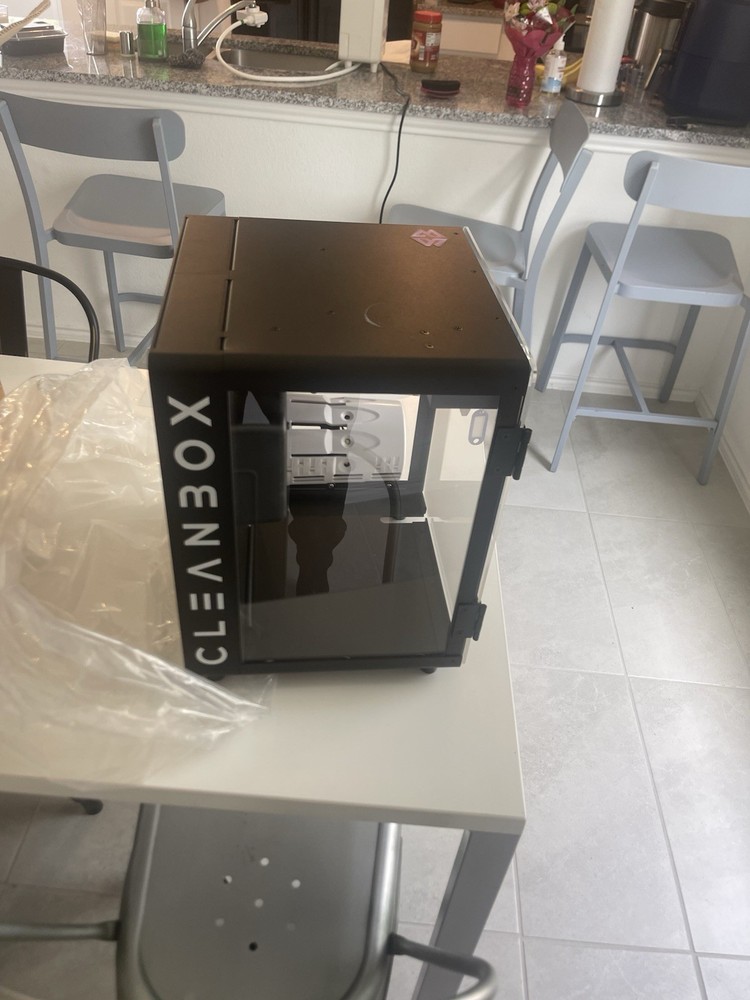 CLEANBox CX1 UVC LED VR Headset Decontamination System