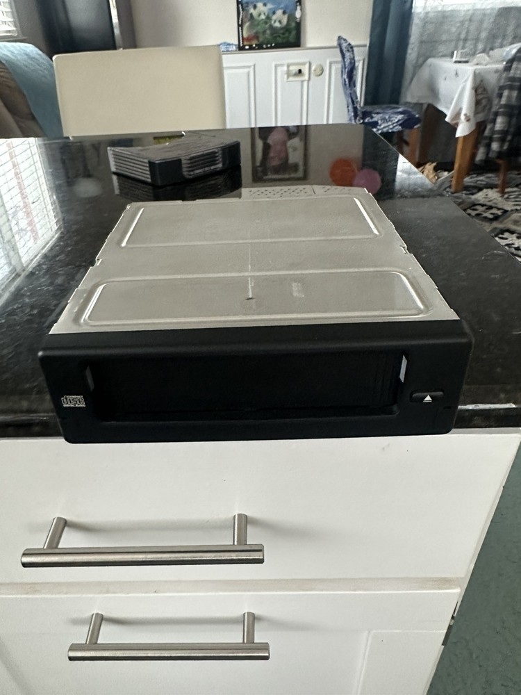 BMW E60 E61 E63 E64 CD Changer Head Unit With Cartridge 9131850
