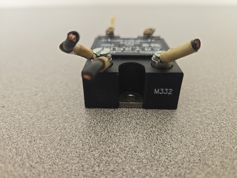 CRYDOM D4825 Solid State Relay Output 480VAC 25A Input 3-32VDC