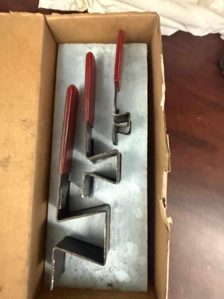 3 Piece Spearhead Gasket Punch