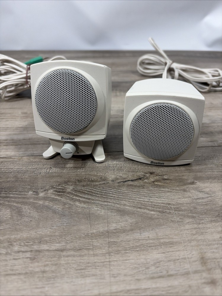 Boston Acoustics BA635 White Computer Speakers, Missing 1 Stand