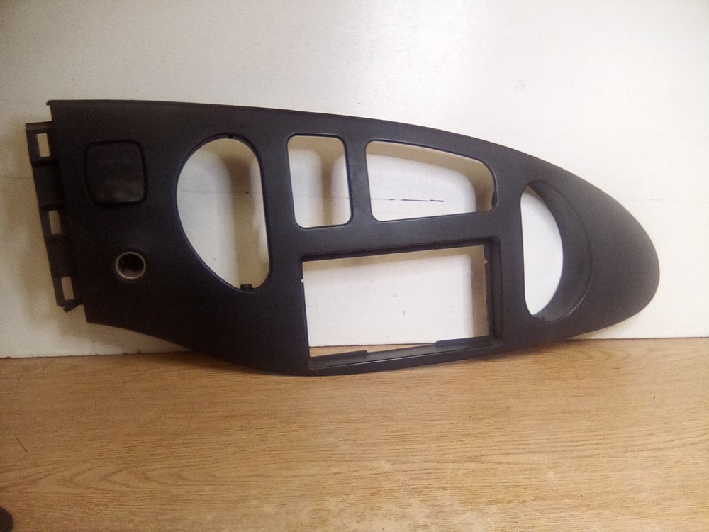 Ford F8UB-1504302-BAW Panel