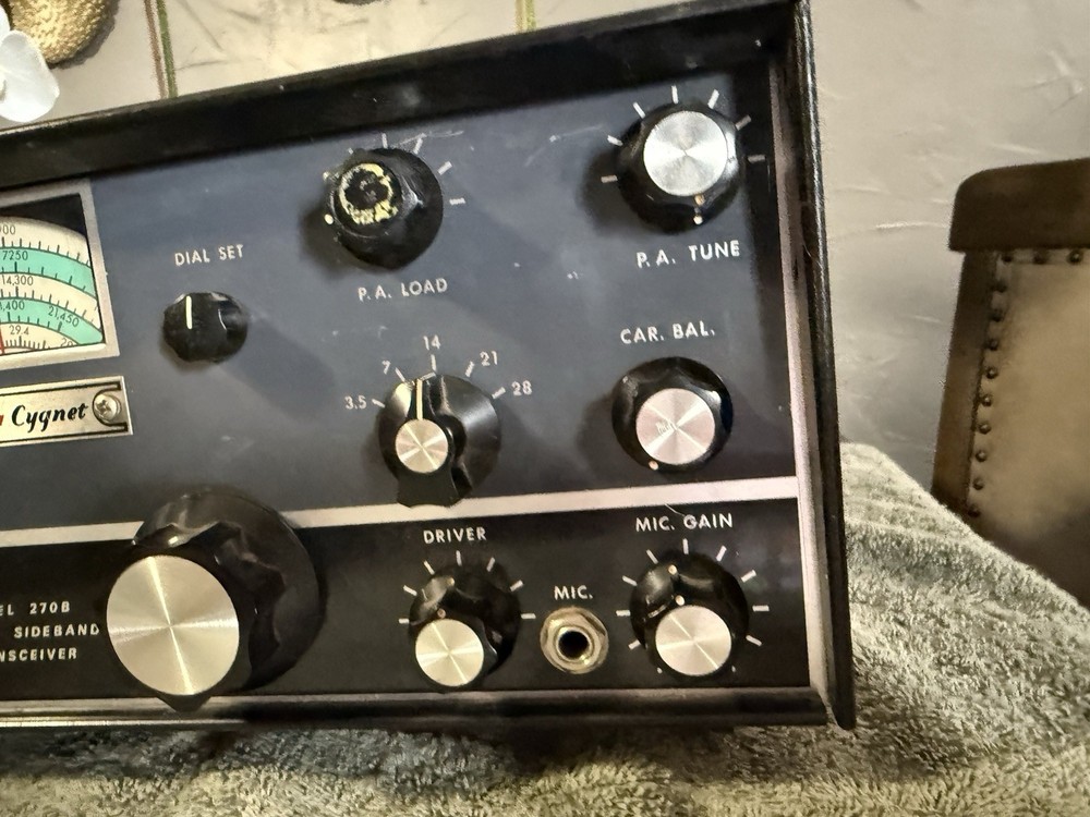 Swan Cygnet Model 270B Transceiver Untested