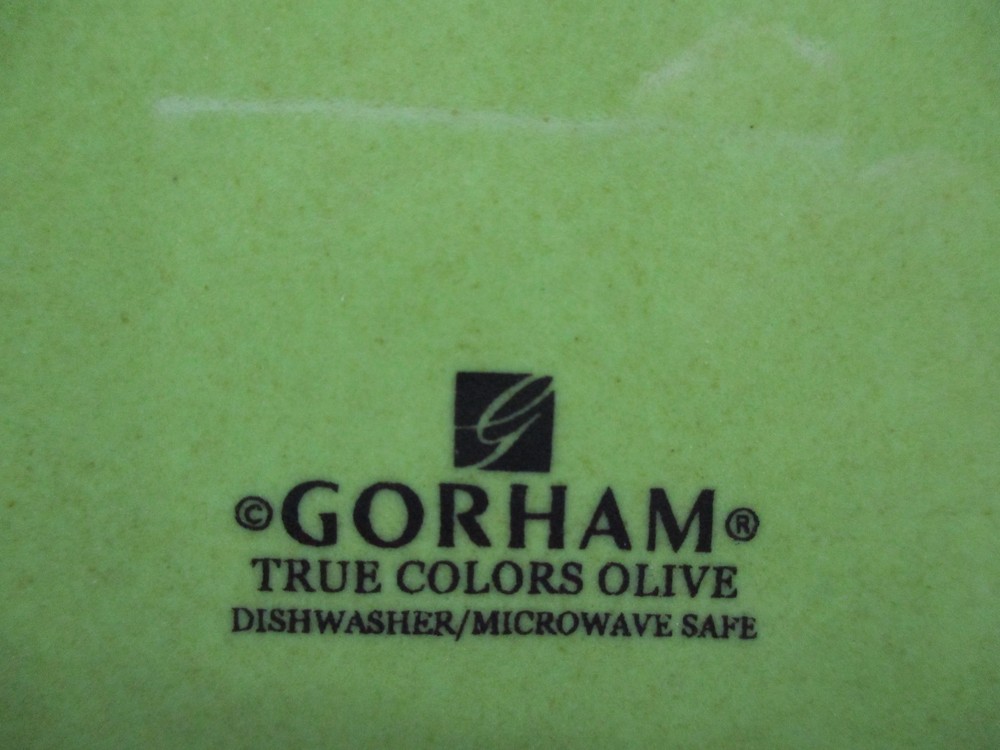 GORHAM TRUE COLORS -OLIVE- 4 PIECE PLACE SETTING - 0510C