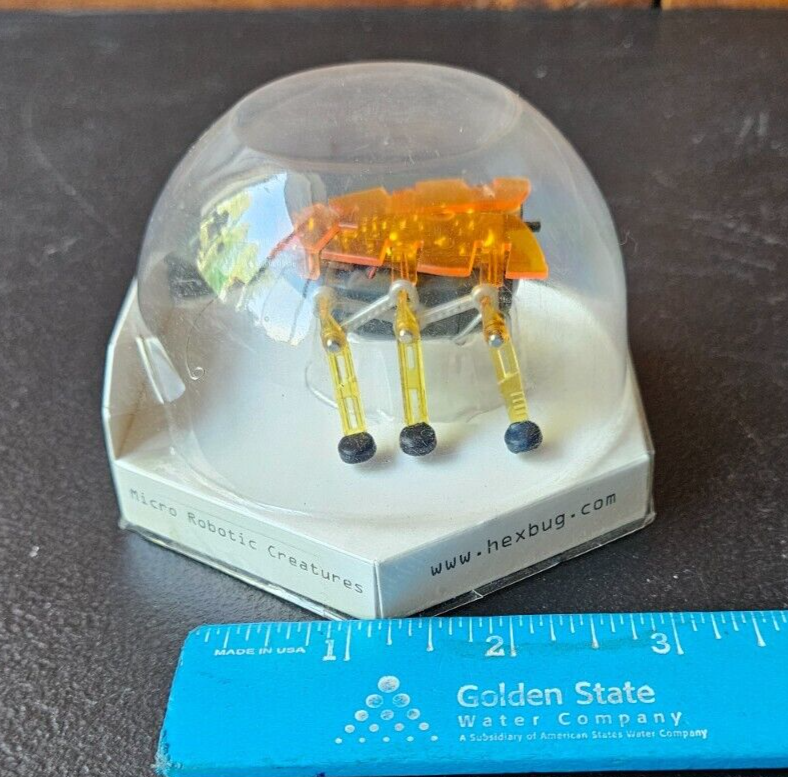 HEXBUG ALPHA. HEX BUG, MICRO ROBOTIC CREATURE. 2007 INNOVATION FIRST. RADIOSHACK
