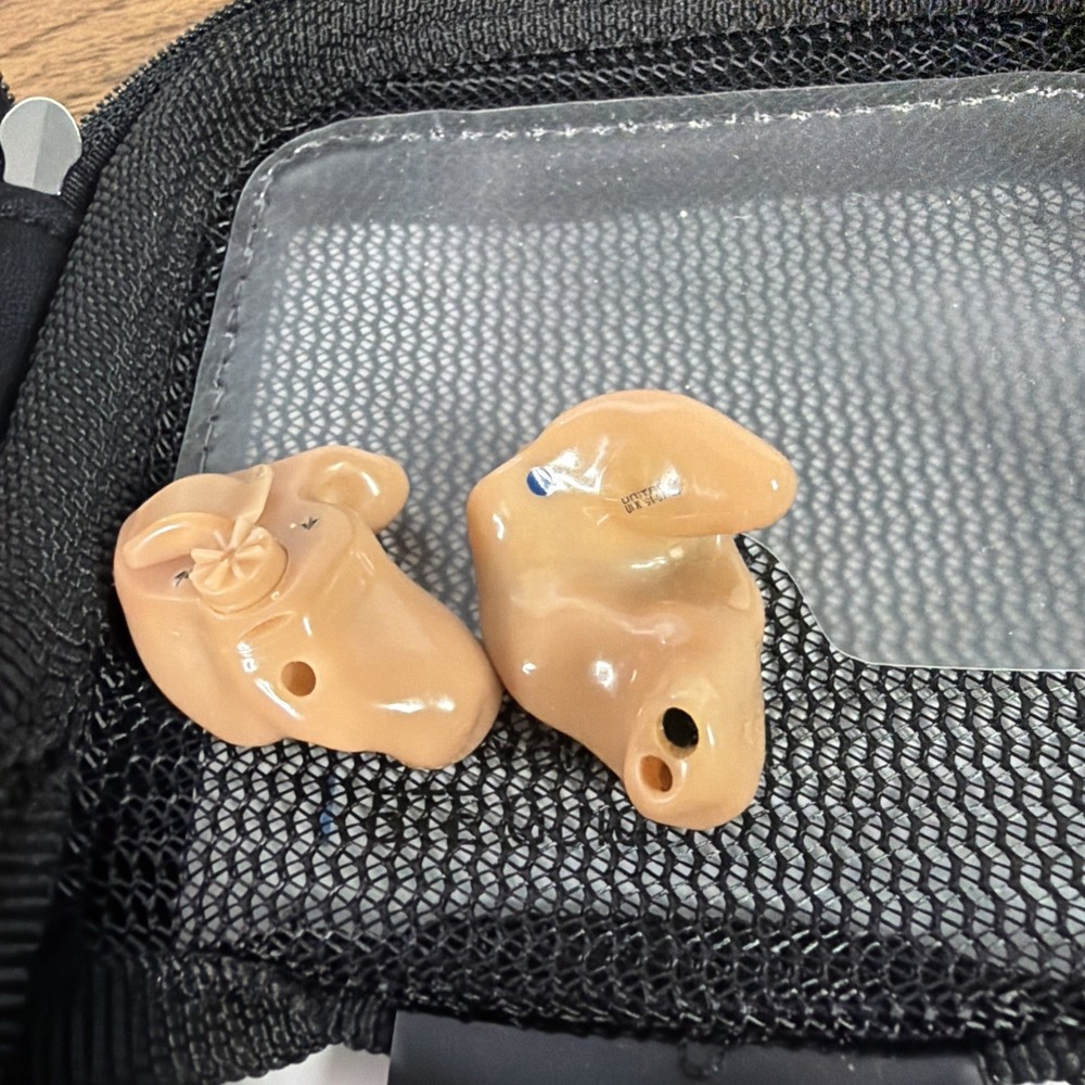 Unitron Hearing Aids In The Ear ITE - Untested