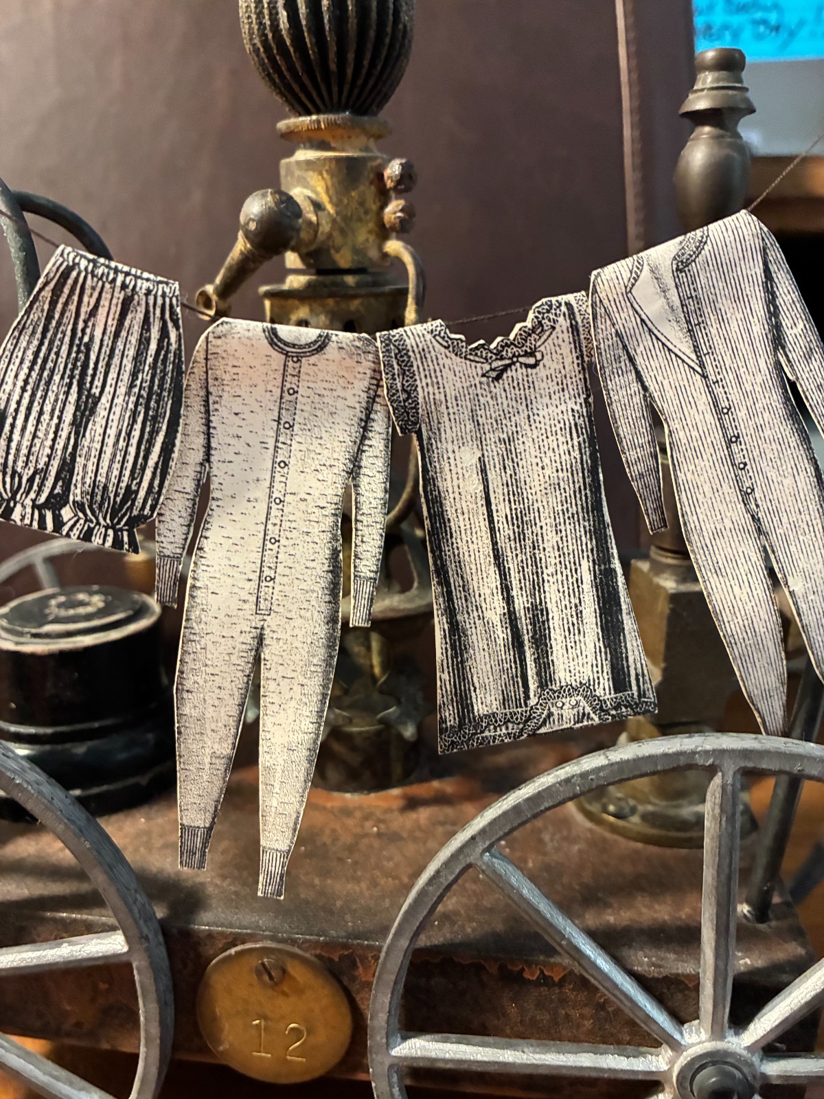 Roger Wood Clockwerks Artisan Steampunk Numbered Laundry Clothesline Theme Clock