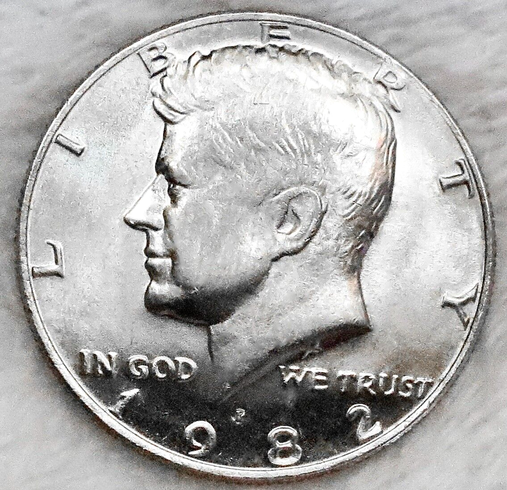 1982 KENNEDY HALF DOLLARS, CLEAN & SCARCE, SHARP DETAILS & FREE RETURNS