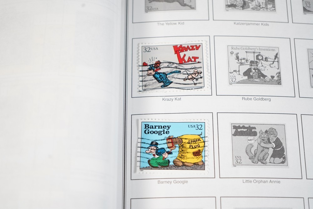 US 1990s-2000s COLLECTION OF 450+ STAMPS MINT & UESD STORED IN HARRIS ALBUM