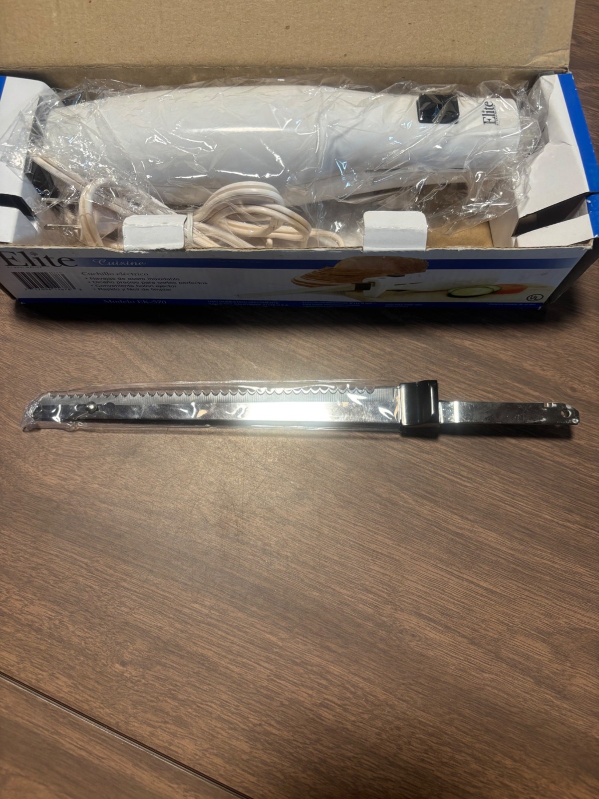 Elite Cuisine Electric Knife Stainless Steel Blades Model EK-570 White UL Certif