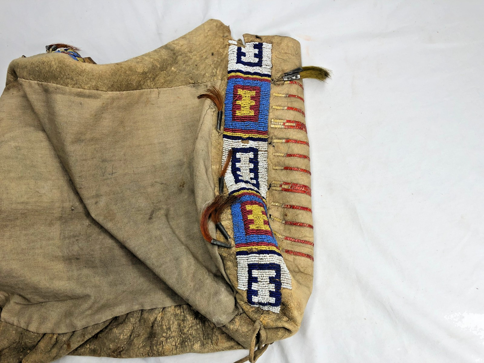 ANTIQUE LATE 1800'S SIOUX TEEPEE BAG OR SADDLE BAG W/ QUILL & BEADED DECORATIONS