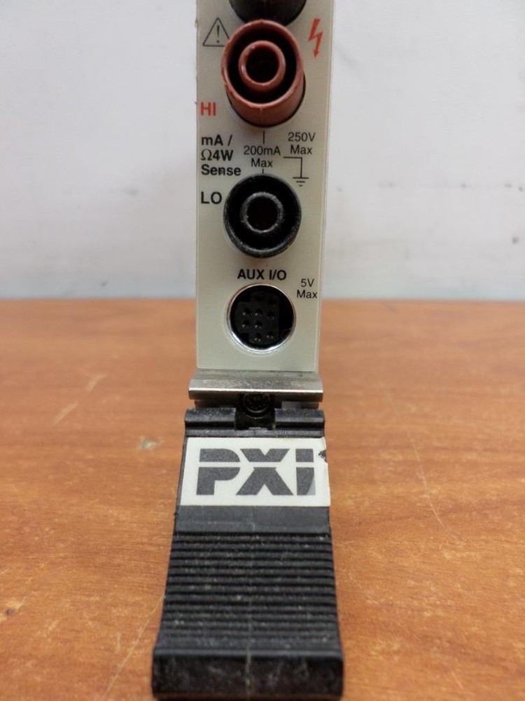 National Instruments 4060 5 1/2- Digit Multimeter