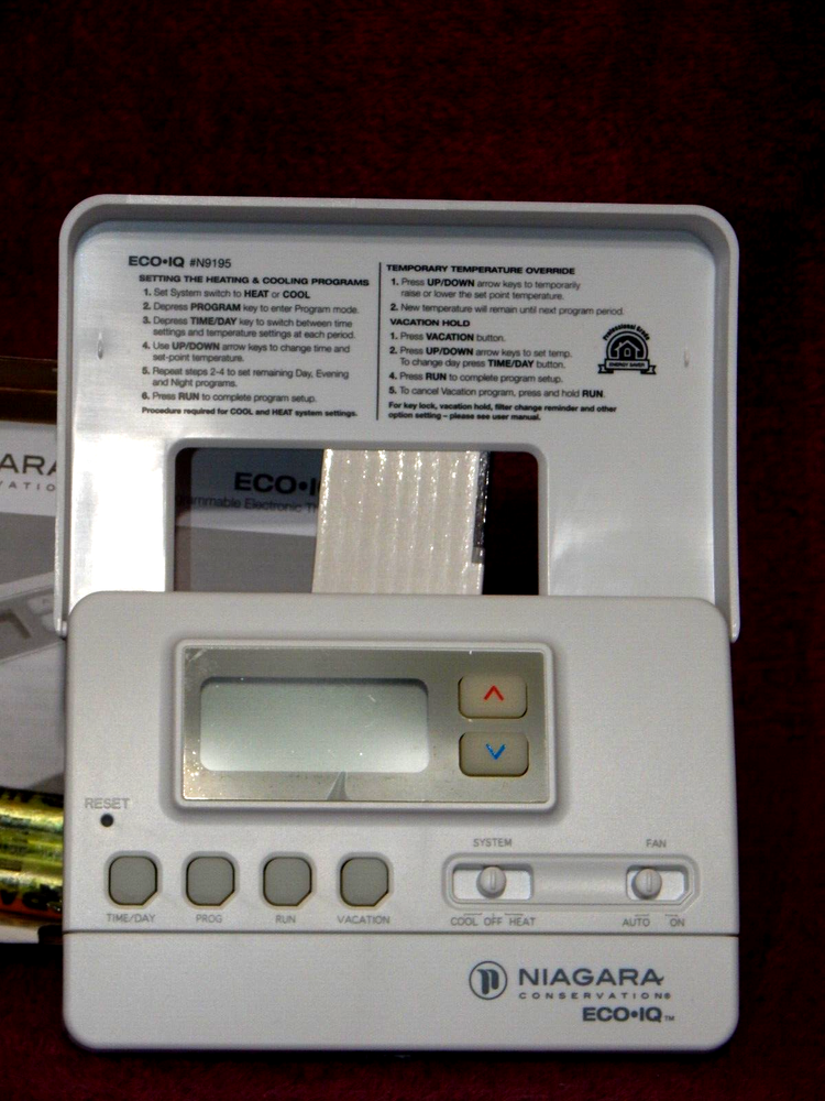 Niagara 5-2 Programmable Thermostat NIB