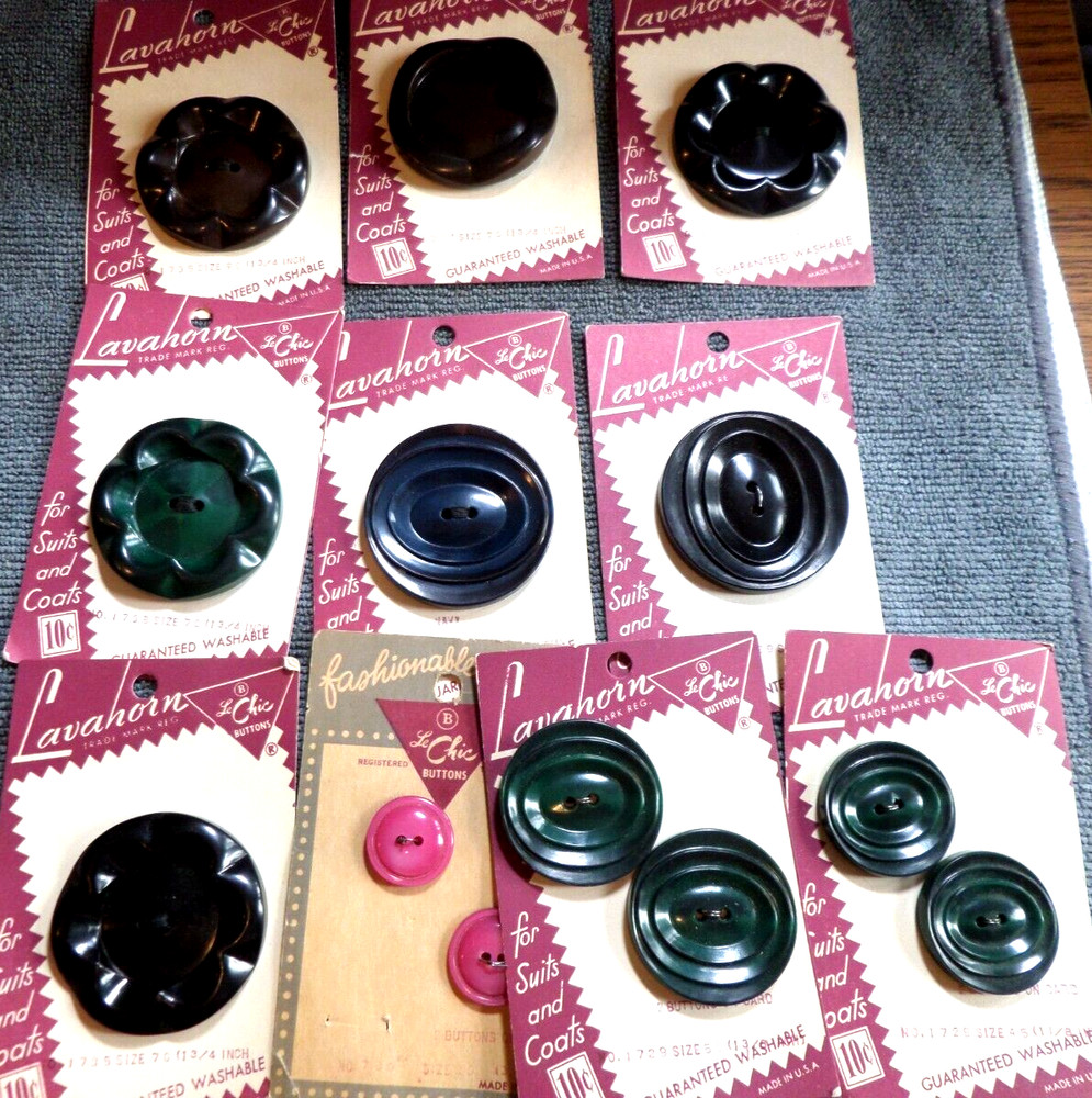 13 Vintage Le Chic Plastic Celluloid Buttons Black & Green