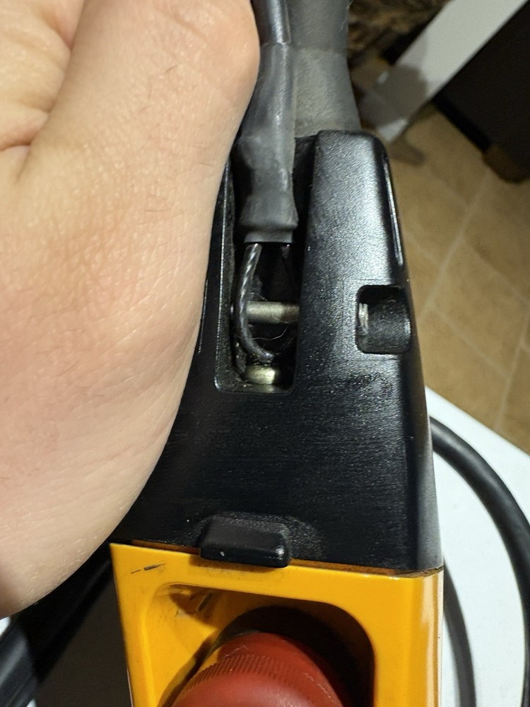 Kito SWD2110AD2 SWD2 Hoist Remote CONTROLLER CABLE 8 PIN USED
