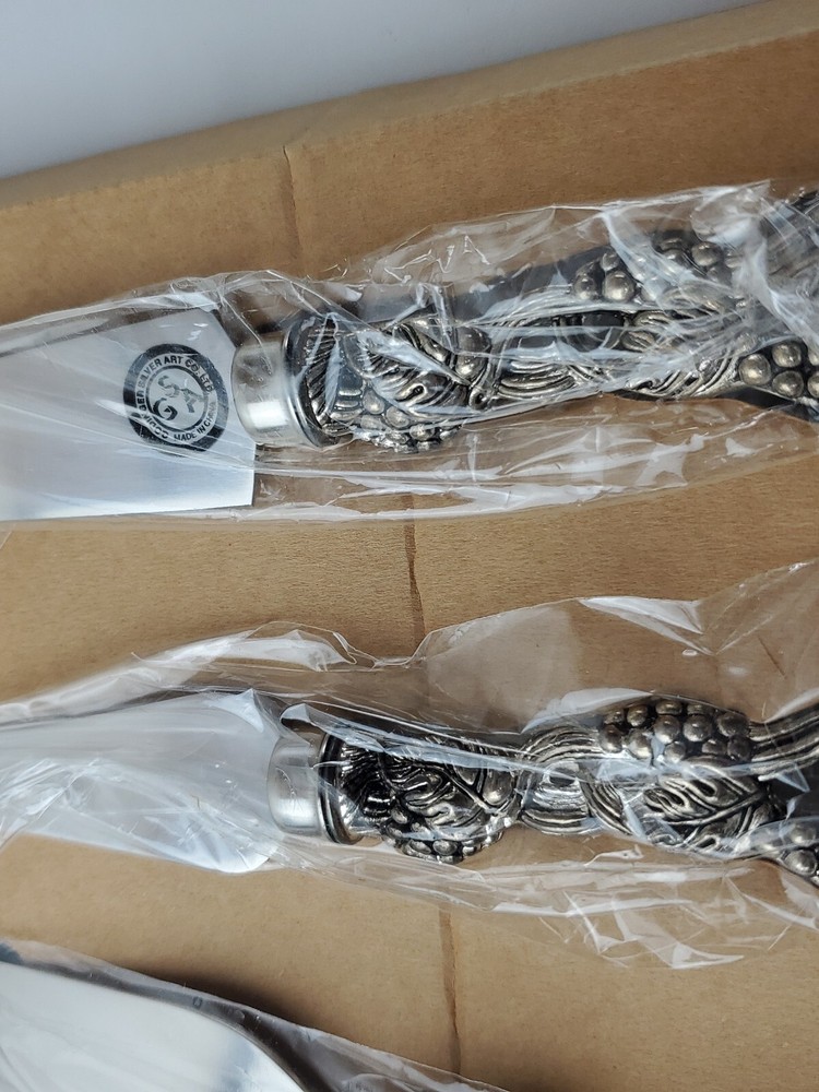 Silver Plated Grape & Grapevine Handle.FS