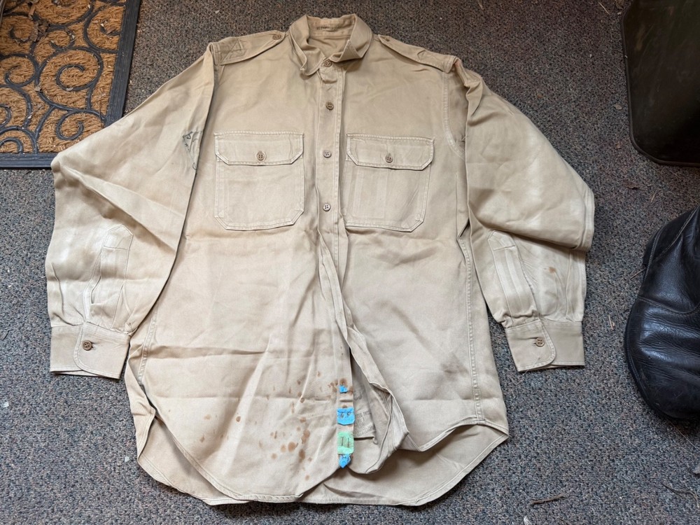 ORIGINAL WWII US ARMY OFFICER "KHAKI" FIELD SHIRT- MEDIUM/LARGE 42R