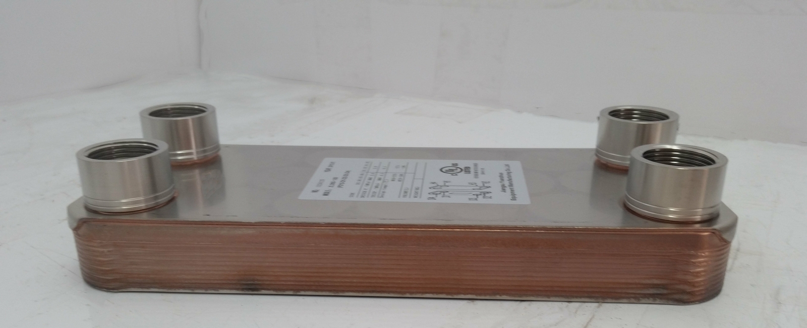 20 Plate Water to Water Brazed Plate Heat Exchanger 1" FPT Ports w/ Brackets