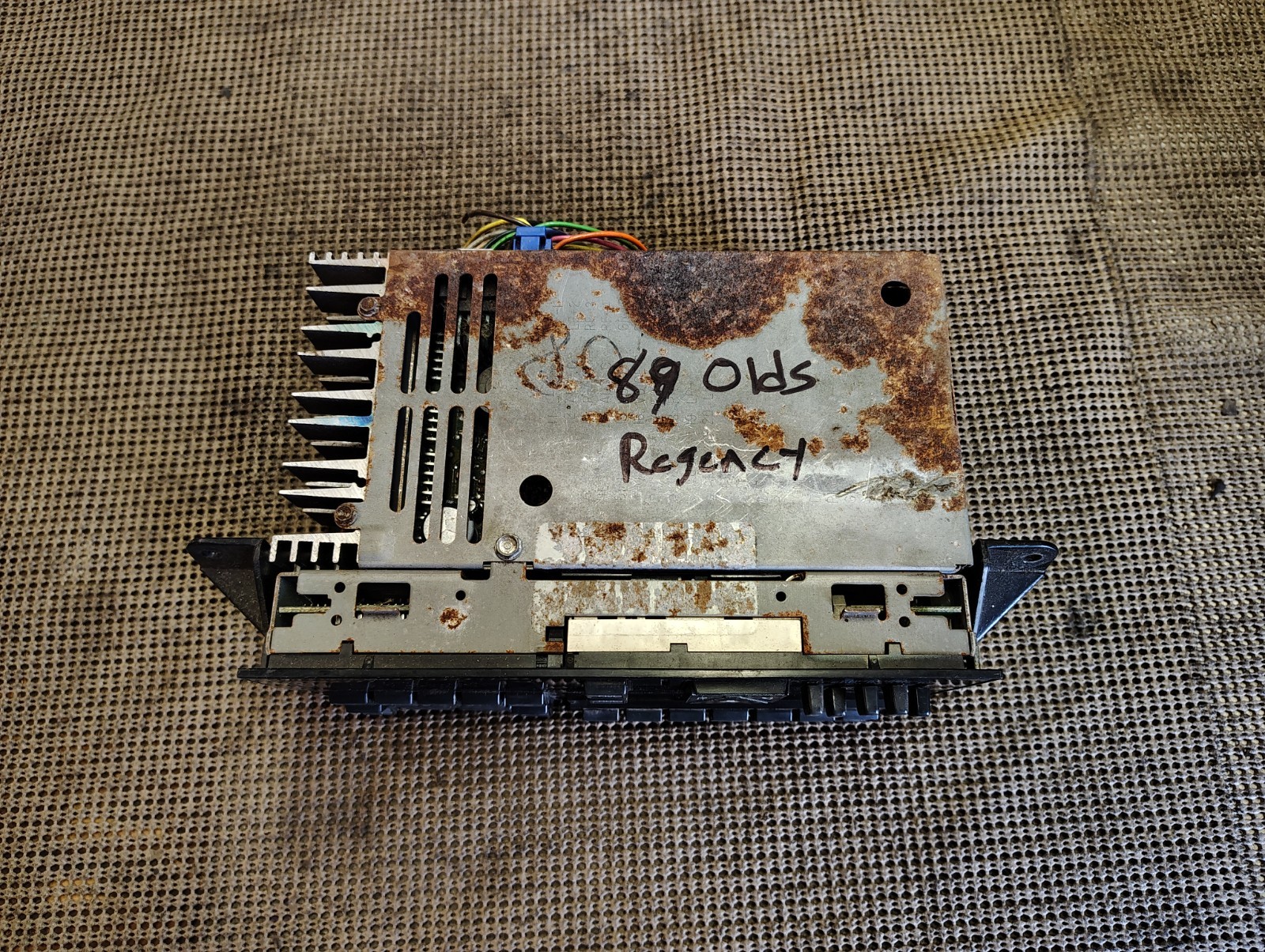 1989 1990 Oldsmobile Delta 88 98 Regency Original GM AM FM Cassette Radio