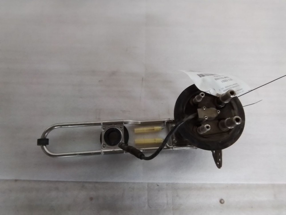 2011 2012 RAM 3500 DEF EXAUST FLUID PUMP CAB AND CHASSIS