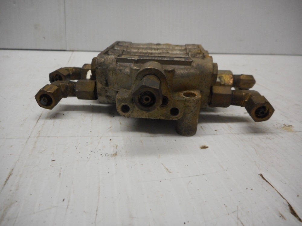 Showa Pump Distributor Model SG606