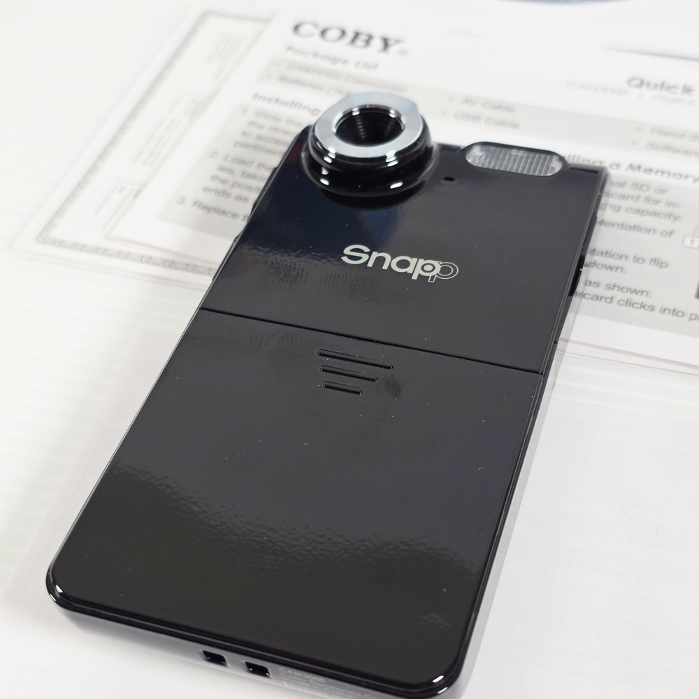 Coby Snapp CAM3000 1.3MP 32MB Memory Camcorder - Tested Complete