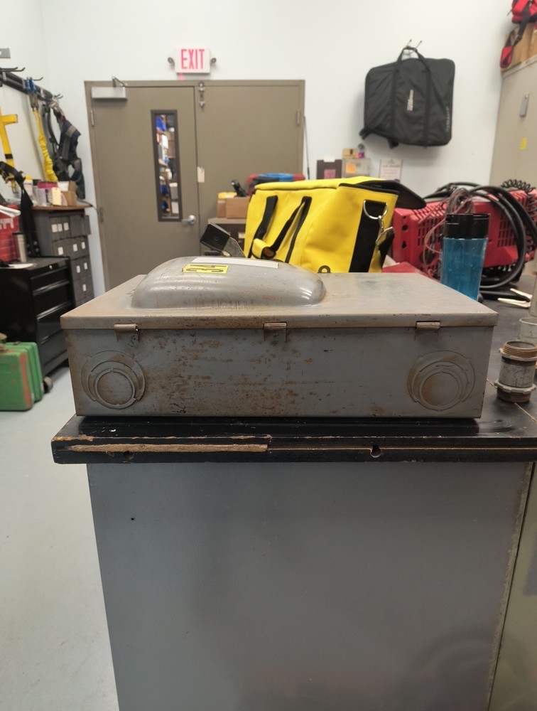 Square D D324N 200Amp Safety Switch