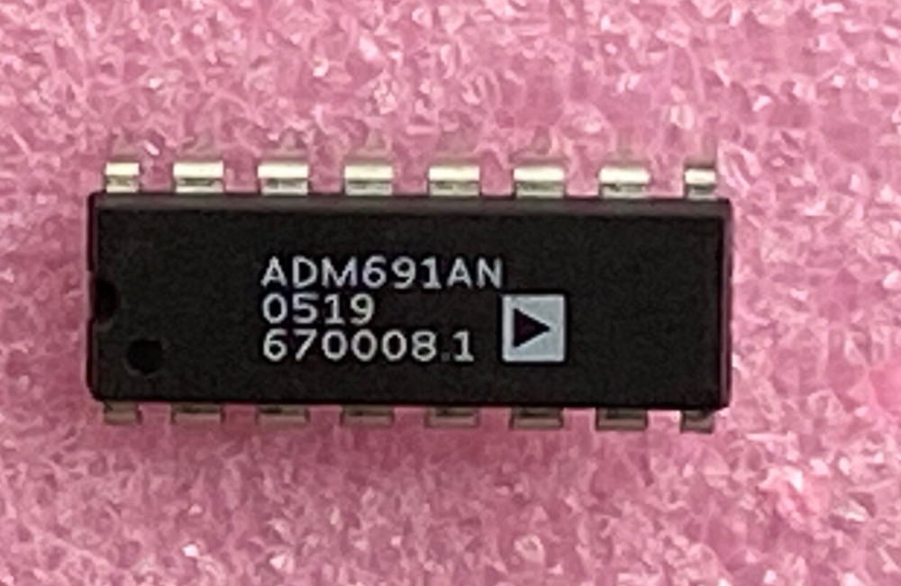 Analog Devices ADM691AN microprocessor supervisor circuit Integrated Circuit