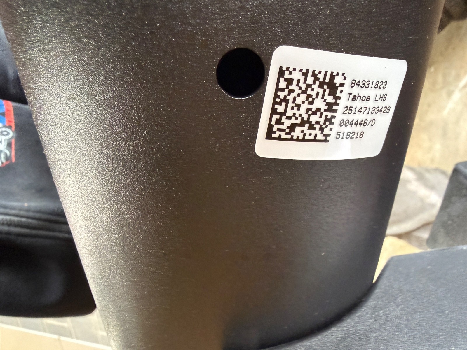 GM Chevy GMC Cadillac Tahoe Yukon OEM Z71 Textured Running Boards 21-26 84331816