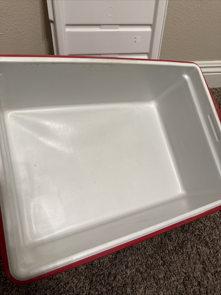 Red Coleman Party Stacker 24 Can Cooler Stackable Ice Chest Model 6225 Clean