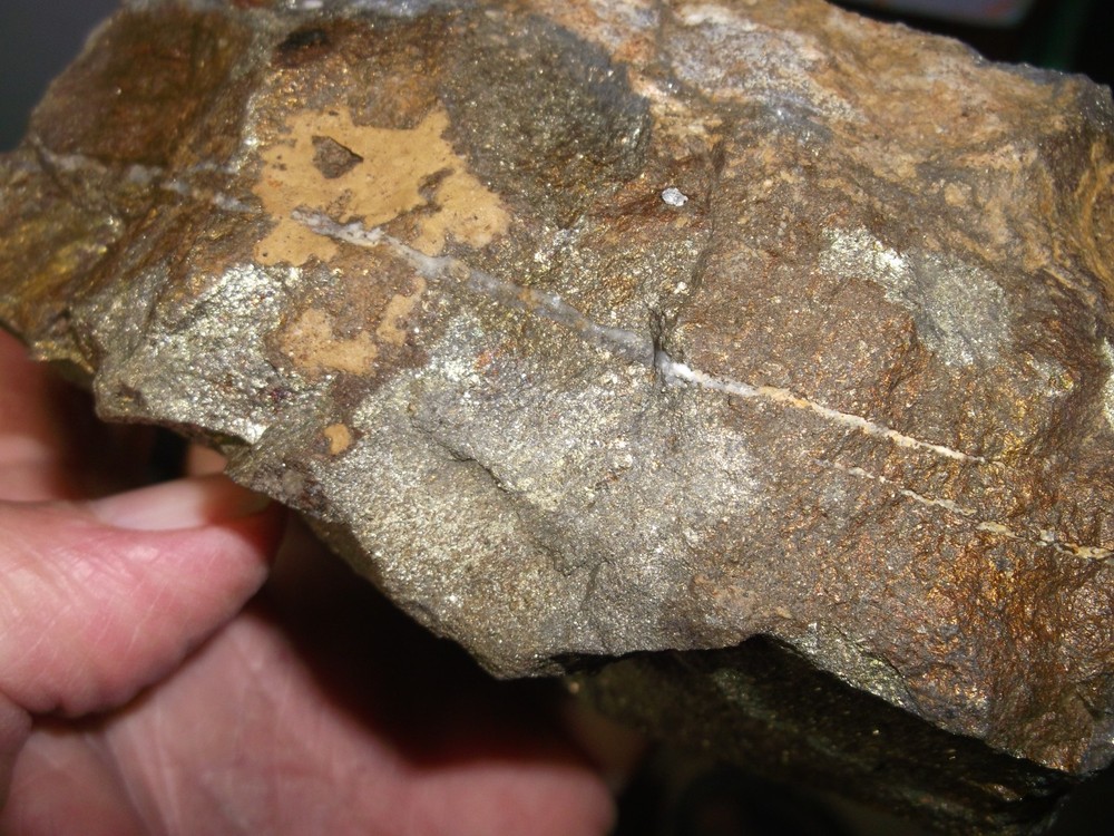 Gold, silver, copper, 910 grams samples ,ore high grade .