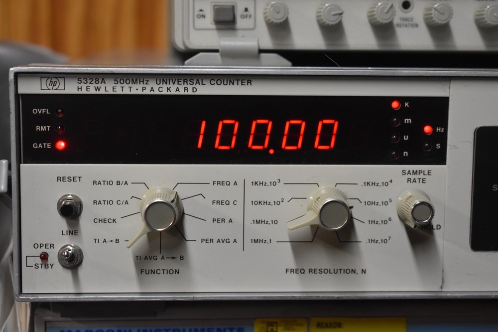 HP Agilent 33120A 15MHz Function Arbitrary Waveform Generator