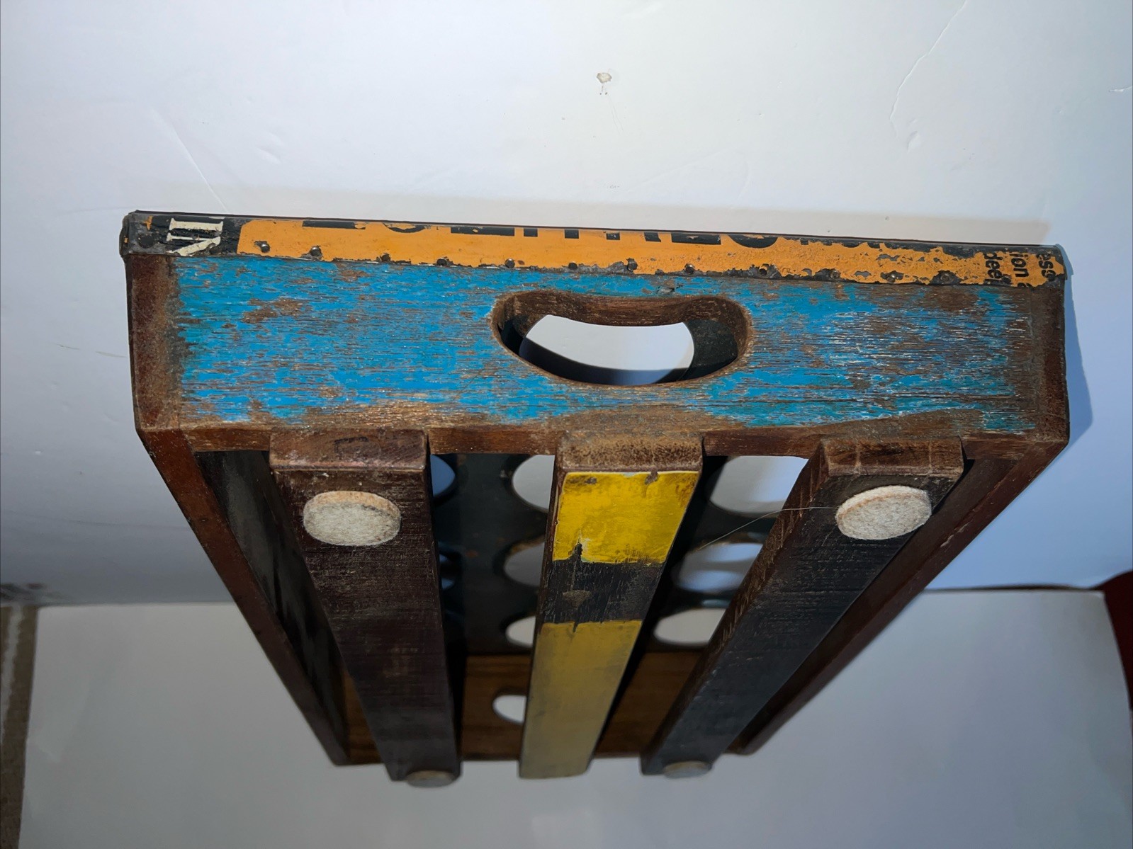 Vntg Pub Bar Wooden & Tin Metal 12 Beer/Soda Bottles/Glasses Holder Carry Tray