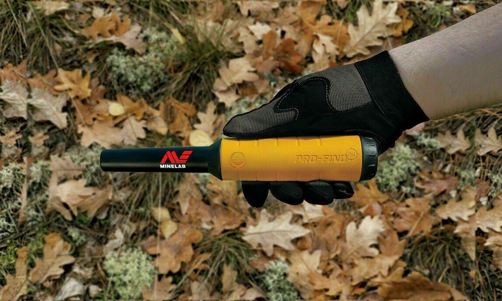 Minelab Pro-Find 20 Pinpointer (Metal Detector) with Holster