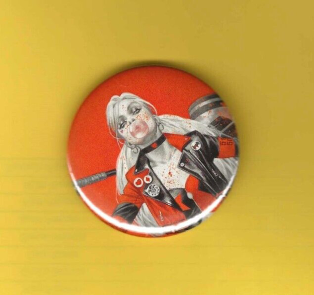 HARLEY QUINN Comic Book Pin Back 2" Comic Button