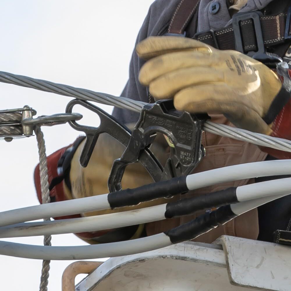 Klein Tools 16477 Cable Pulling Wide Range Parallel Jaw Grip w 5000lb Max