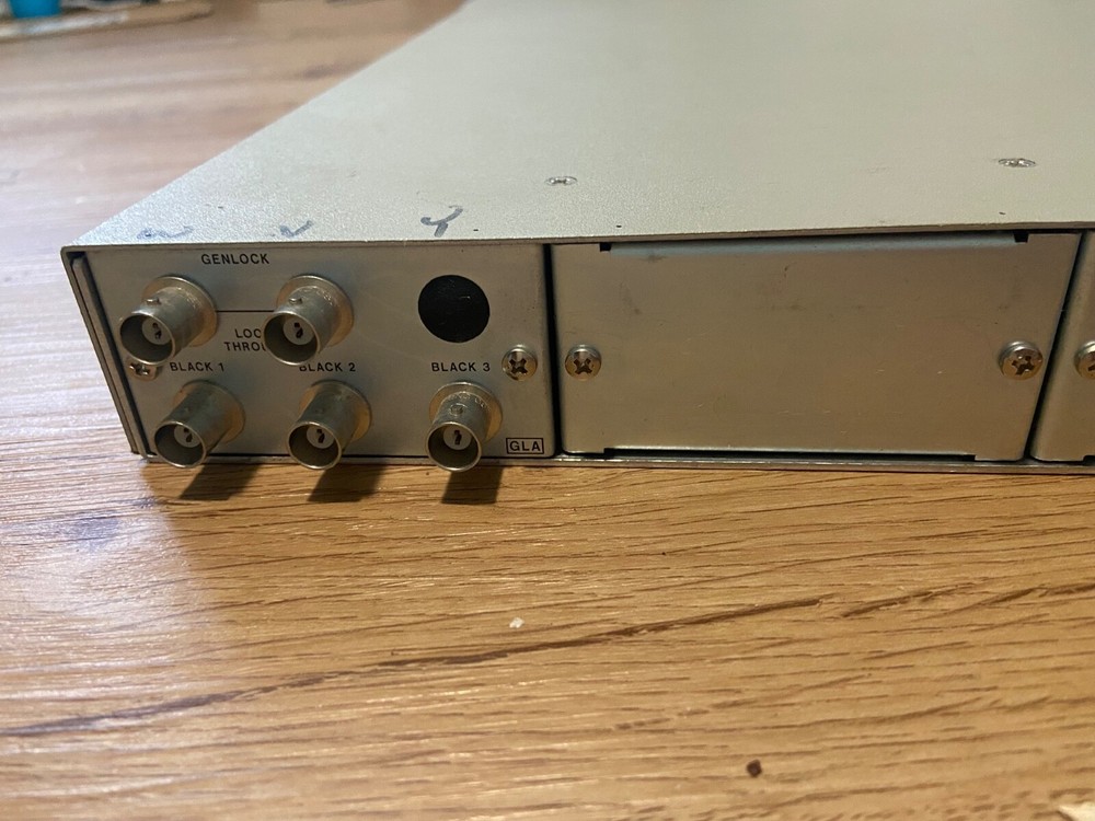 LEADER LT-443D Multiformat Video Generator Mainframe LT 443D