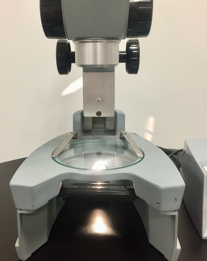 American Optical Cycloptic Dual Head Microscope 56C-103 w light source