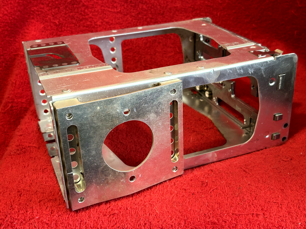 MOUNTING TRAY FOR GARMIN GIA 63W INTEGRATED AVIONICS UNIT