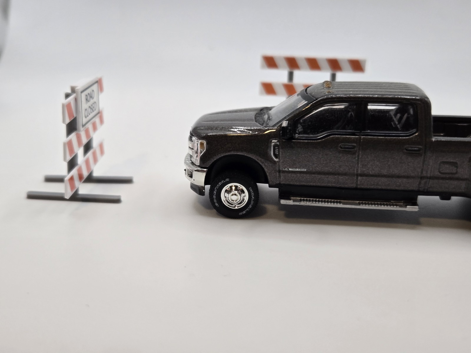 1/64 Scale Type III Barricade *4 Pack* with Road Closed Sign