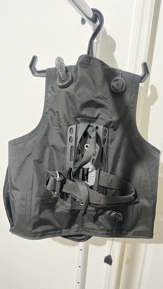 Cressi R1 Scuba Diving BCD