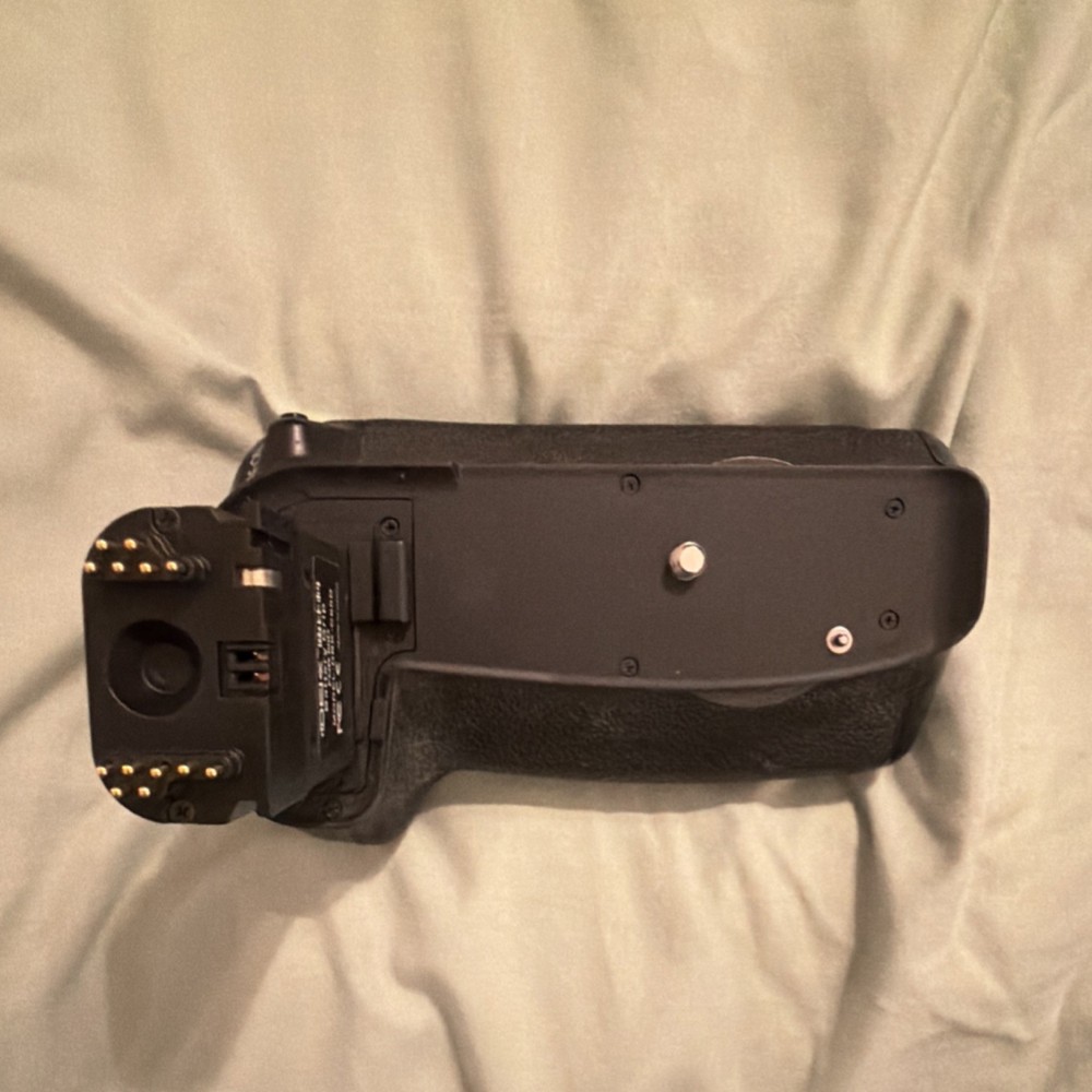 DBK Battery Grip for Canon EOS 60D Vertical Shooting Shutter Release Controls