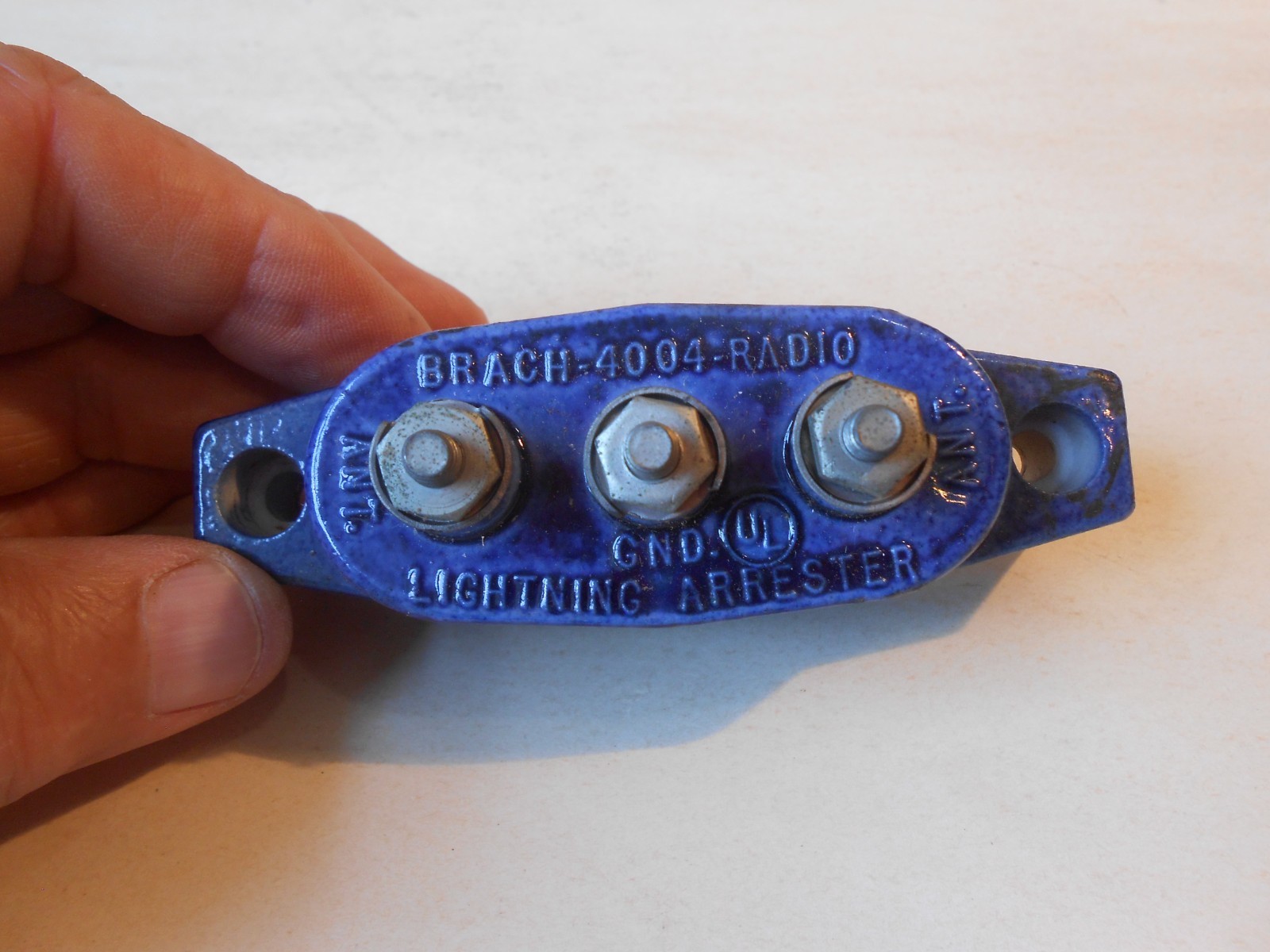 BRACH 4004 RADIO LIGHTNING ARRESTER BLUE PORCELAIN