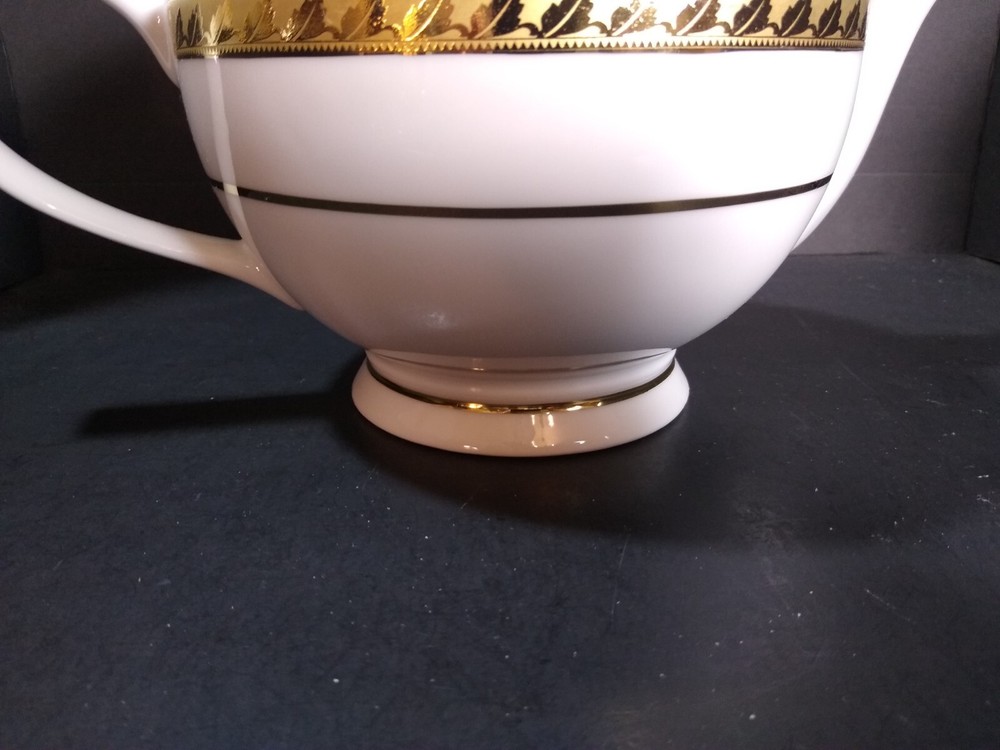 Muirfield Golden Leaf Teapot