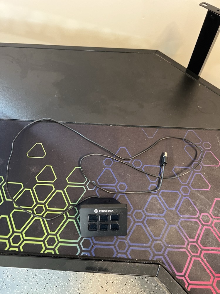 Elgato Stream Deck Mini | Live Application Controller with 6 Keys, Black